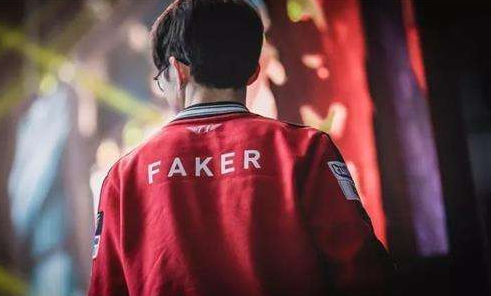 大陆《PUBG》35.2版本更新：引入载具伪装网，地形破坏功能