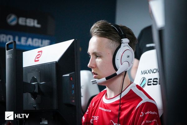 电竞比分XG老板成最大赢家，XG系三支战队包揽预选赛三强，锁定TI12正赛名额